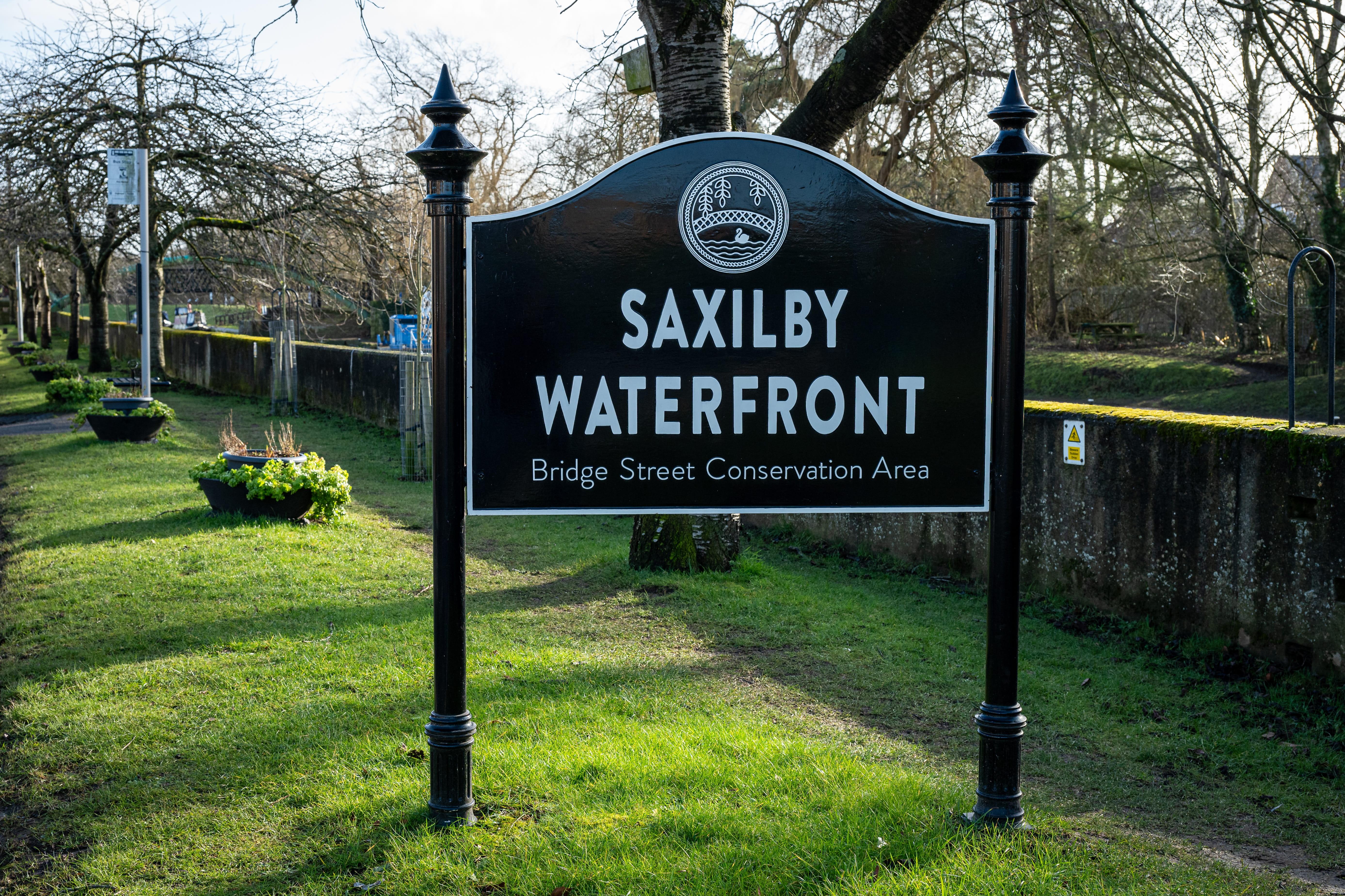 Gateway sign west end 3
